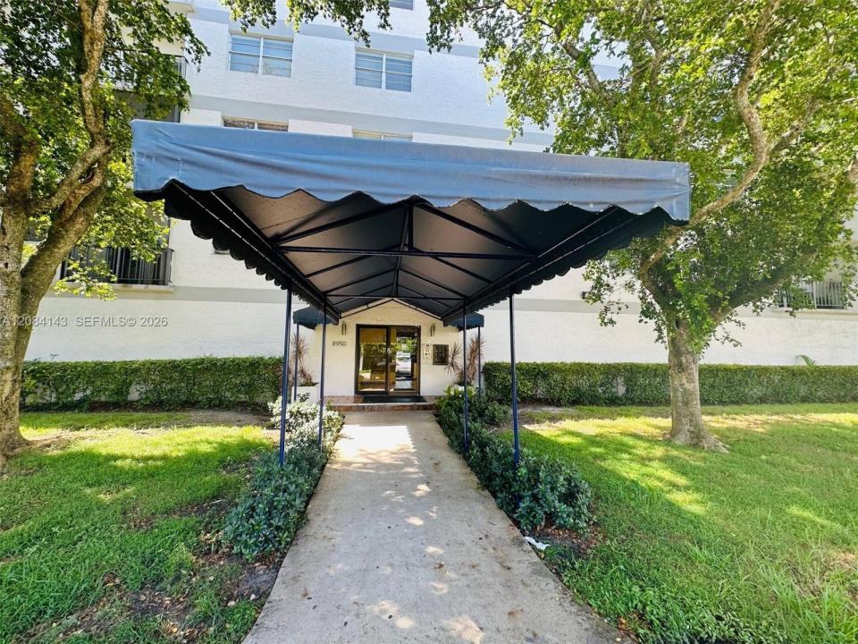 8950 NE 8th Ave 203, Miami, Floride 33138, États-Unis