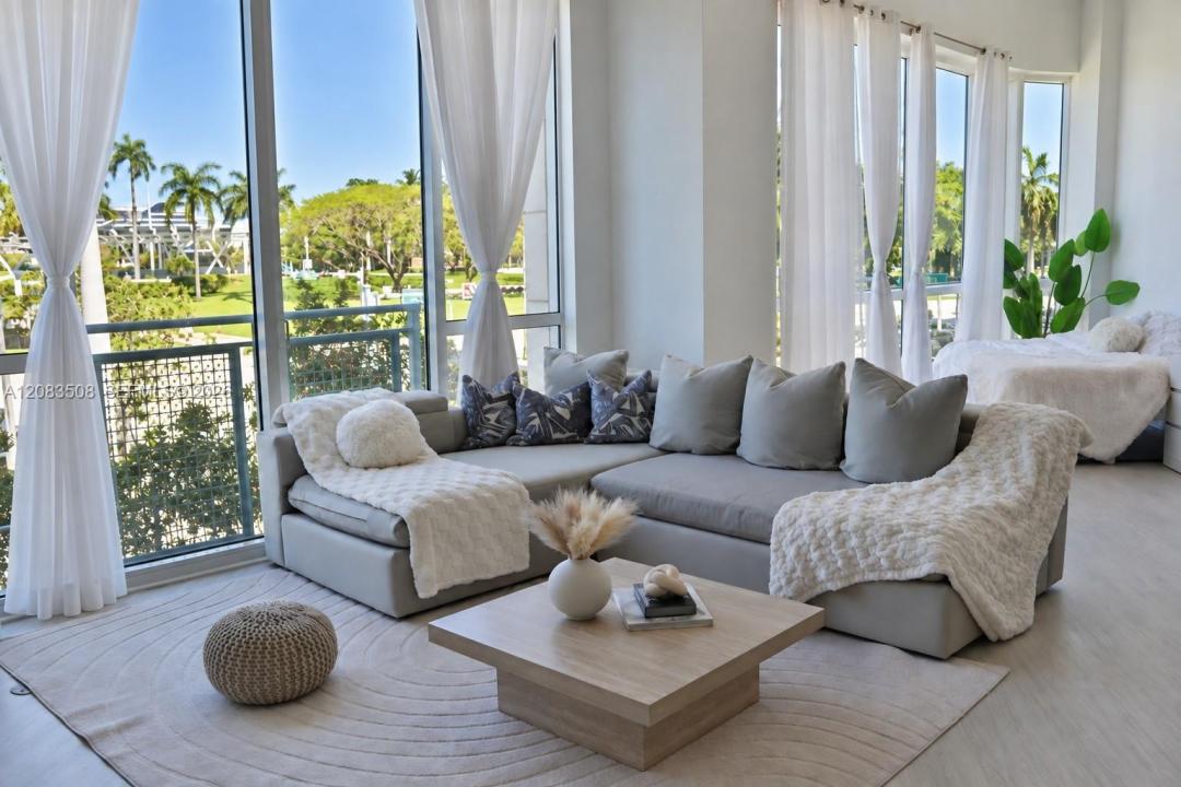 253 NE 2nd St 229, Miami, Floryda 33132, USA