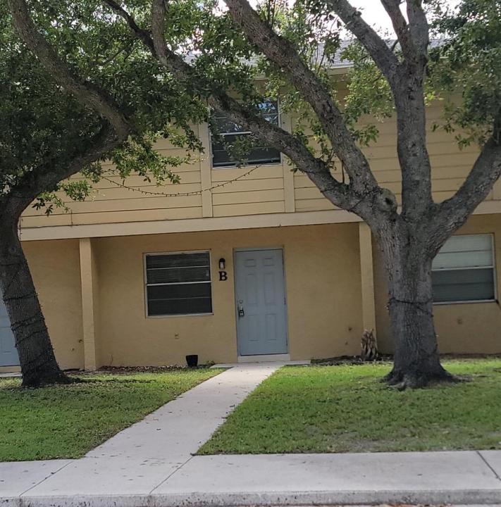 2018 S 10TH Street, Fort Pierce, Floride 34950, États-Unis