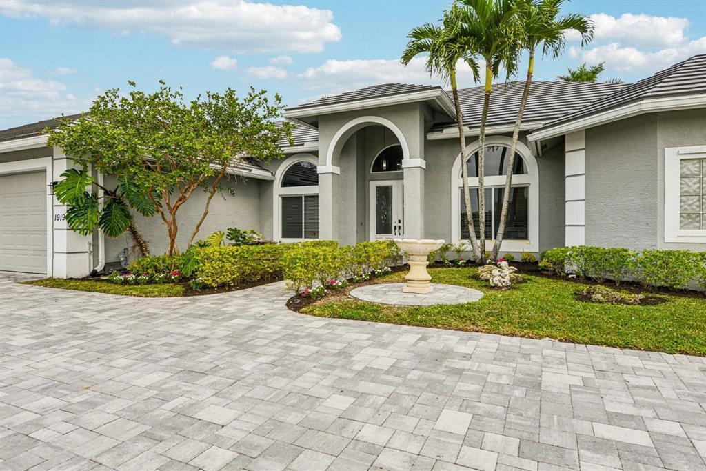 1919 S CLUB Drive, Wellington, Florida 33414, USA