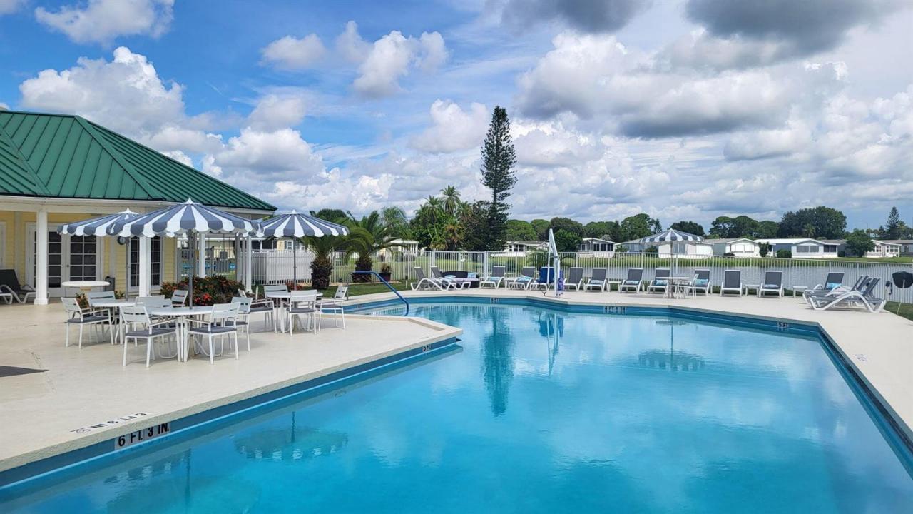 1694 Booth Bay Court, Fort Pierce, Florida 34945, USA