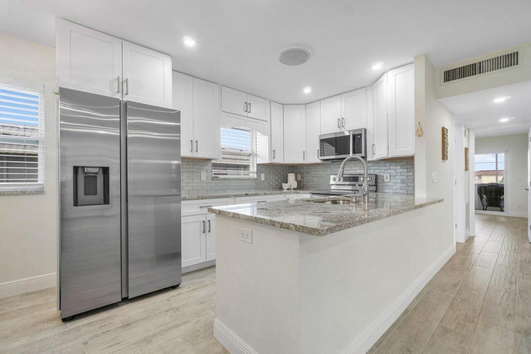 76 FLANDERS B, Delray Beach, פלורידה 33484, ארצות הברית של אמריקה