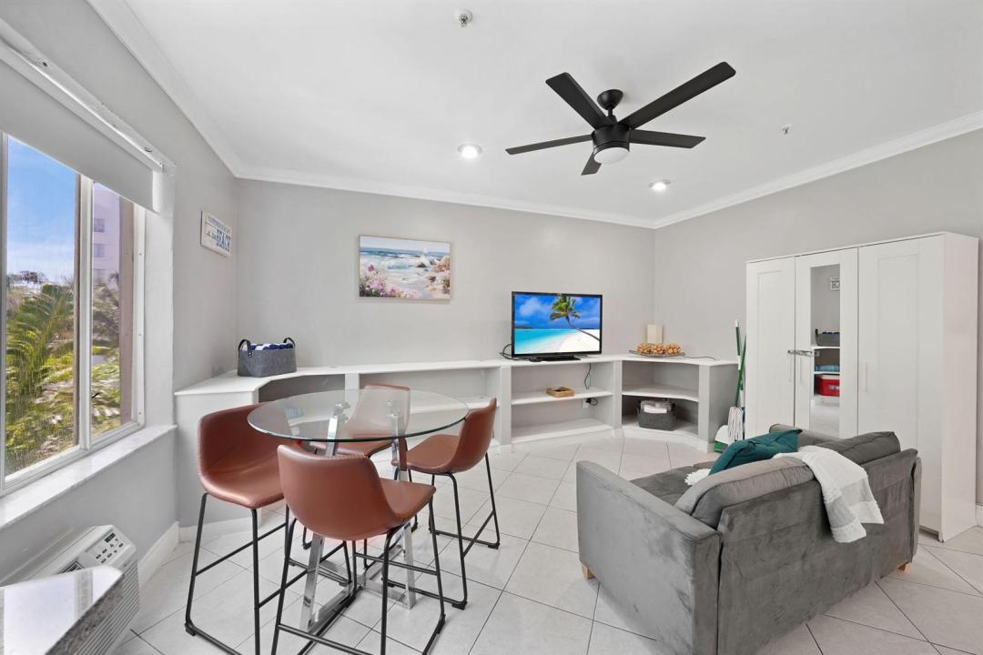3710 Collins Avenue N-304, Miami Beach, Floride 33140, États-Unis