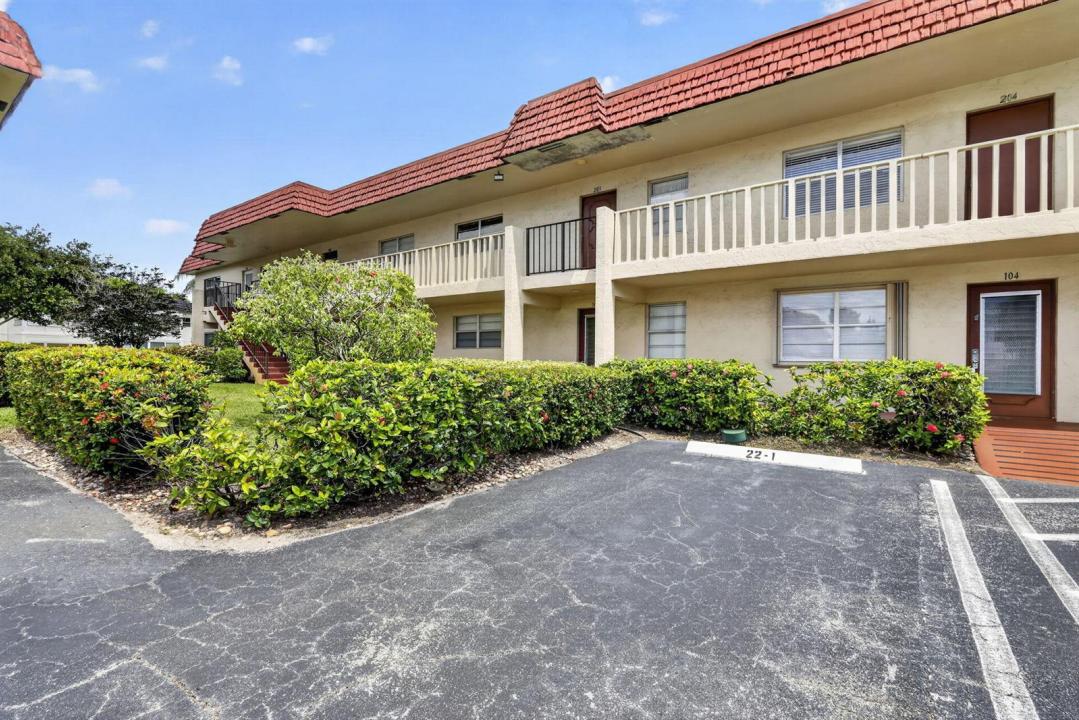 22 ABBEY Lane 101, Delray Beach, Florida 33446, USA