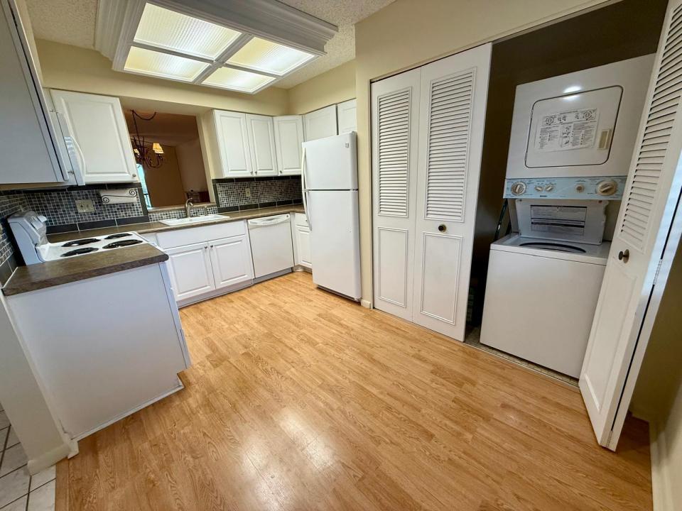 2212 S CYPRESS BEND Drive 303, Pompano Beach, Florida 33069, Stati Uniti