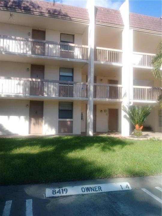 8419 Forest Hills Drive 105, Coral Springs, Floryda 33065, USA