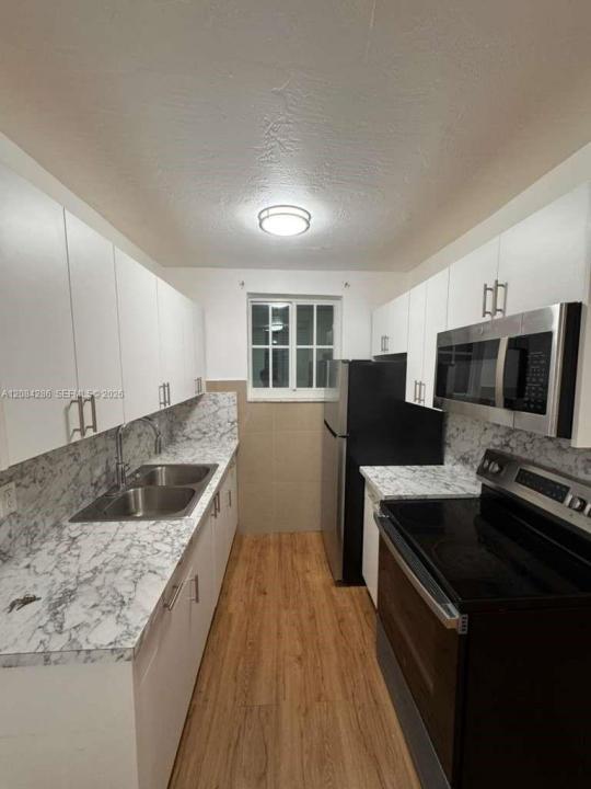 160 NE 55th St 3, Miami, Florida 33137, USA