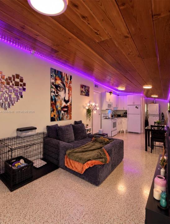 311 NW 56th Ave B, Miami, Floride 33126, États-Unis