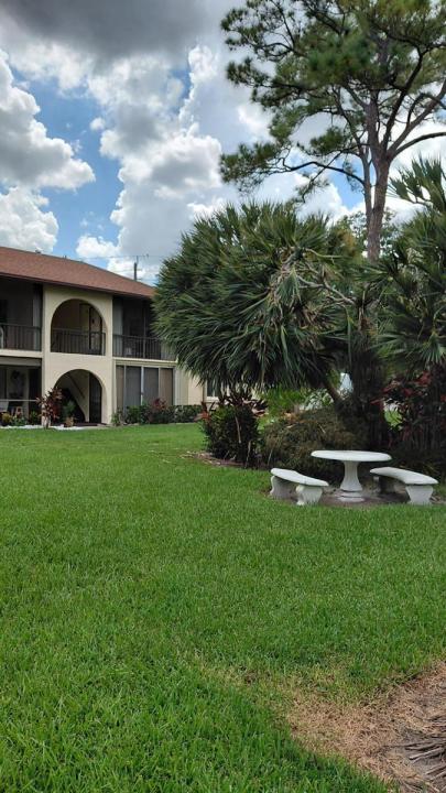 5991 Whispering Pine Way C2, Florida 33463, Stati Uniti
