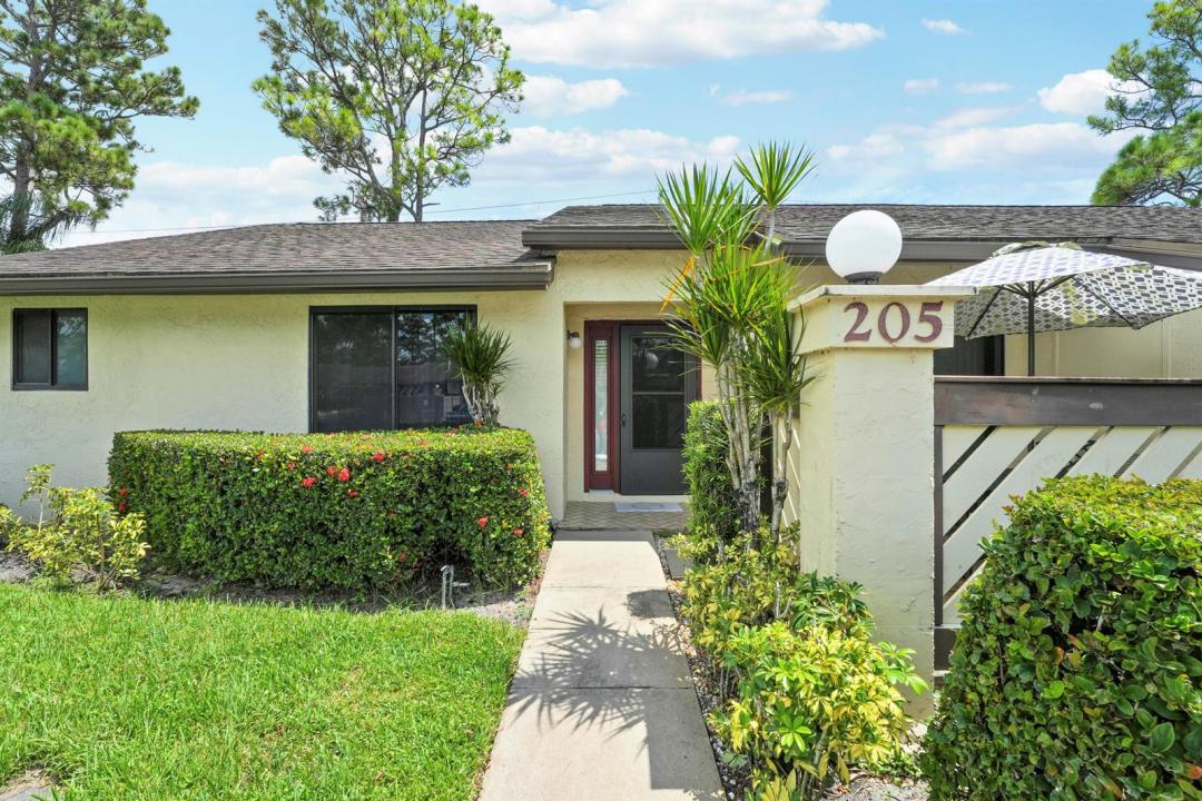 205 STAR CLUSTERS Court, Royal Palm Beach, Florida 33411, USA