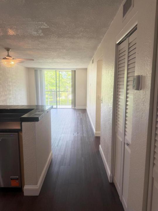 7710 NW 50th Street 304, Lauderhill, Floride 33351, États-Unis