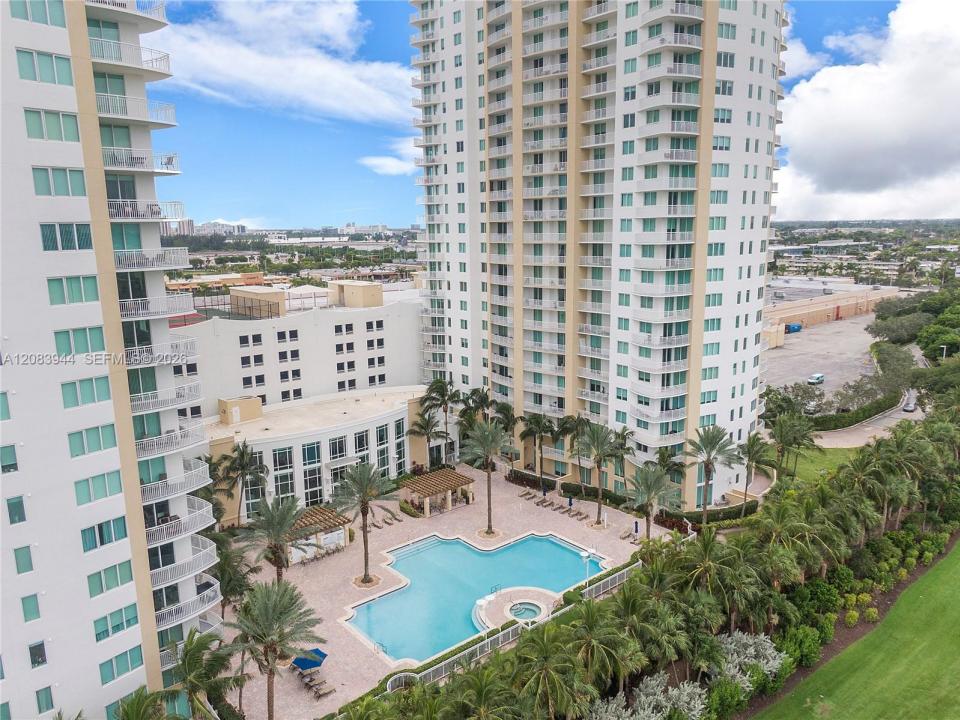 1755 E Hallandale Beach Blvd 1403E, Hallandale Beach, Floride 33009, États-Unis