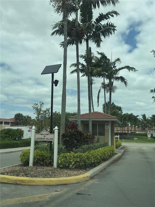 10228 Twin Lakes Dr 16-E, Coral Springs, Florida 33071, USA