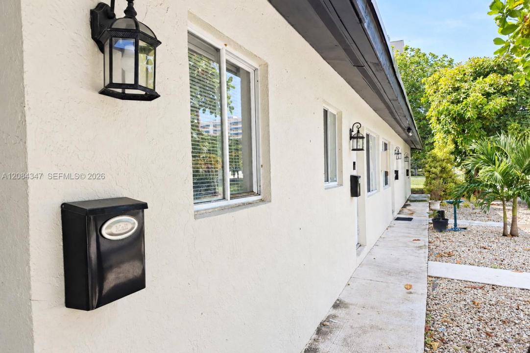 300 SE 9th Ct 4, Hallandale Beach, Floride 33009, États-Unis