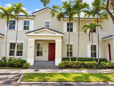 17067 SW 93rd St 17067, Miami, Floryda 33196, USA