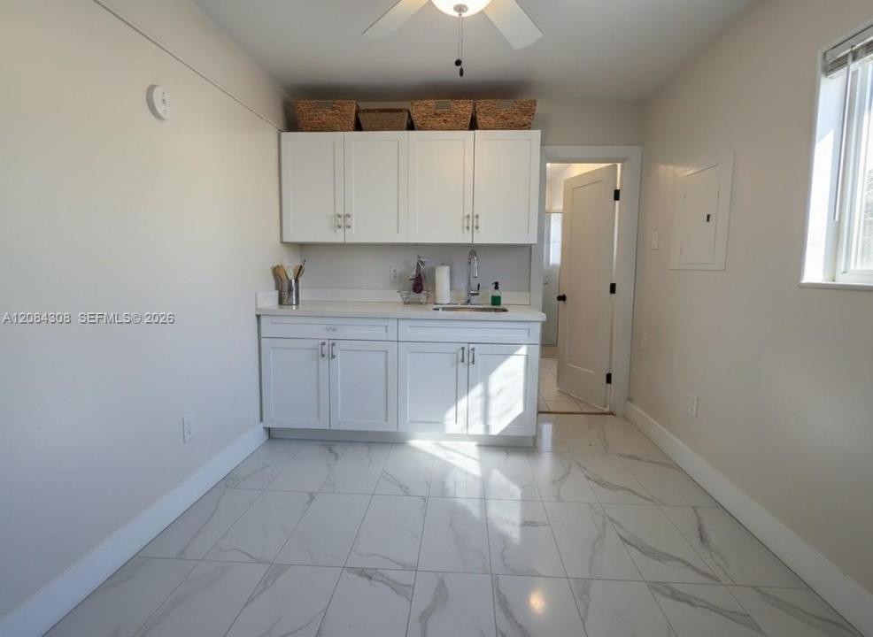 1430 N 68th Ave B, Hollywood, Floryda 33024, USA