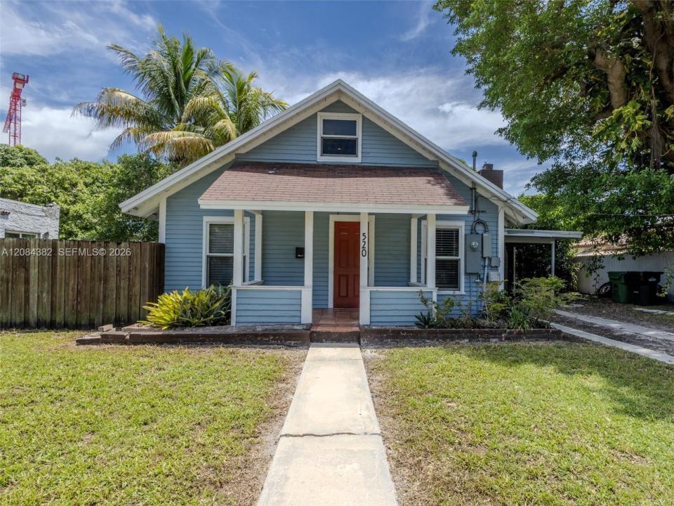 520 NE 129th St, North Miami, Florida 33161, USA