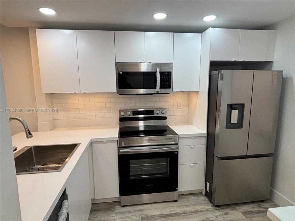 10304 Sunrise Lakes Blvd 209, Sunrise, Floride 33322, États-Unis