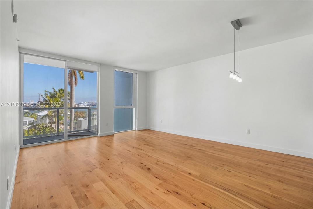 253 NE 2nd St 1007, Miami, Florida 33132, USA