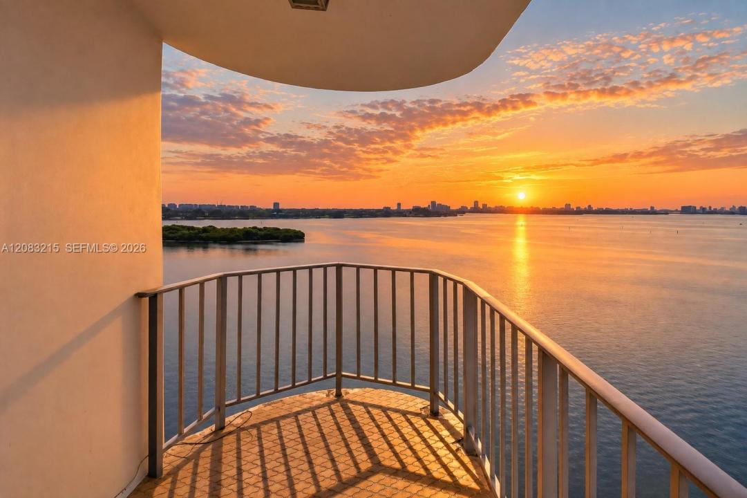 11930 N Bayshore Dr 1405, North Miami, Floride 33181, États-Unis