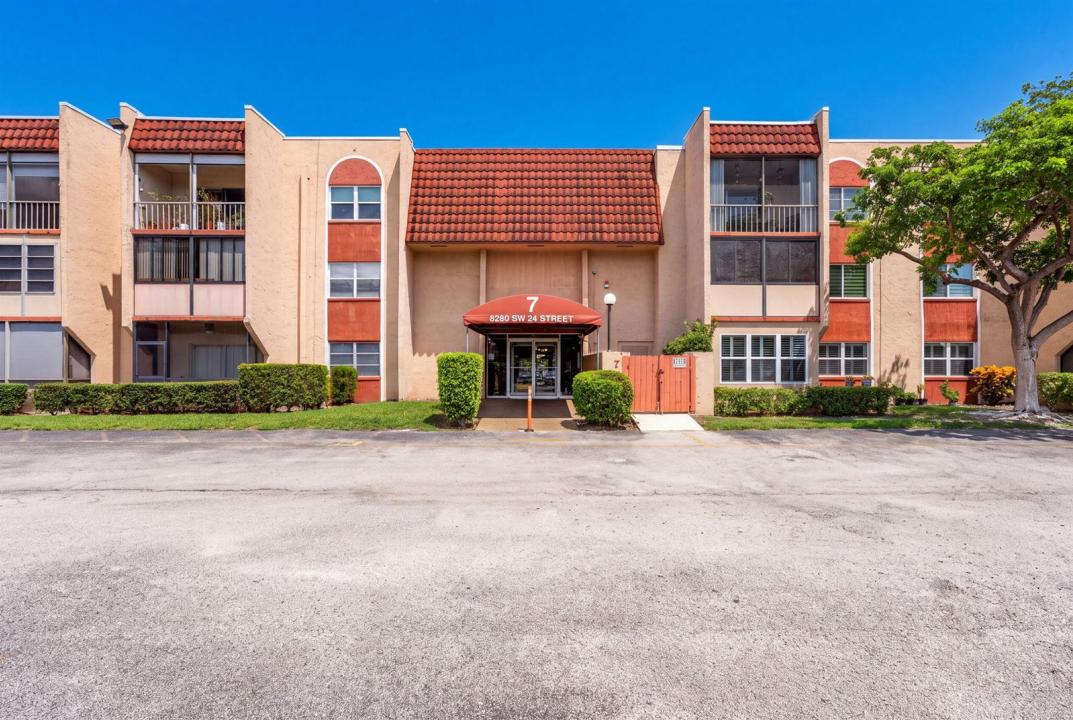8260 SW 24TH Street 6115, North Lauderdale, Floride 33068, États-Unis