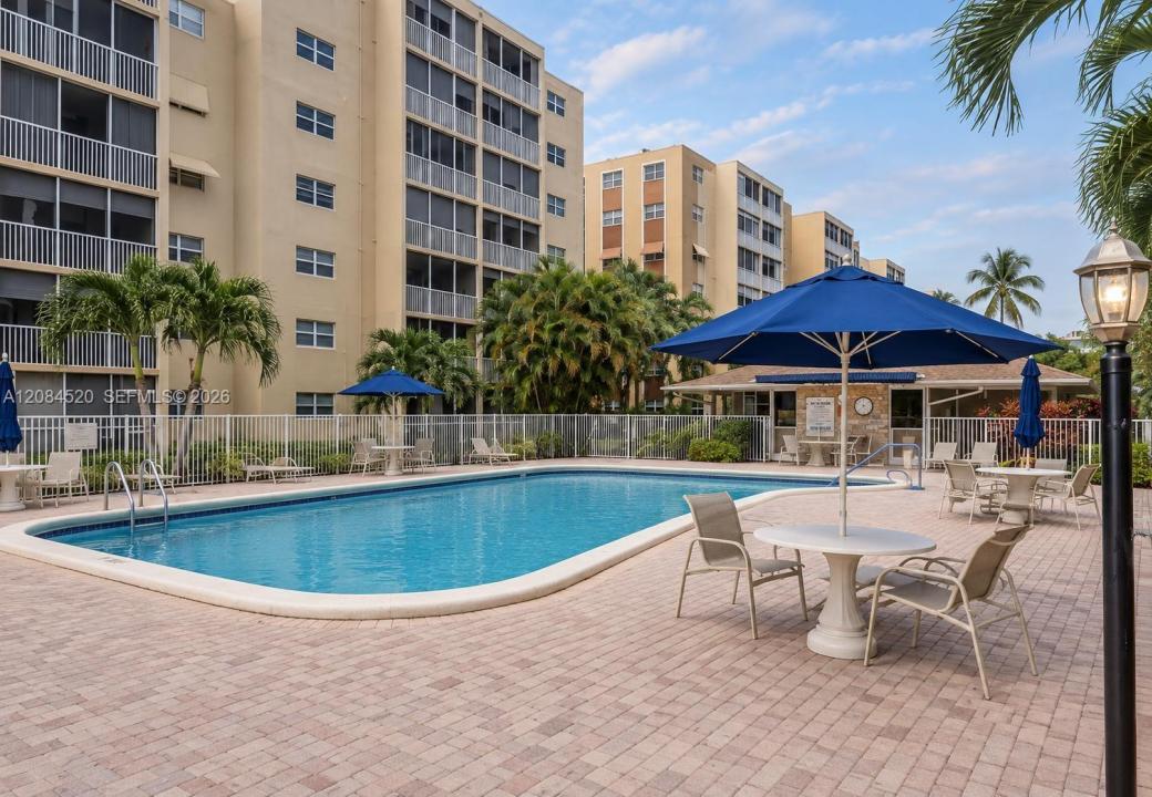 620 NE 12th Ave 504, Hallandale Beach, Florida 33009, Stati Uniti