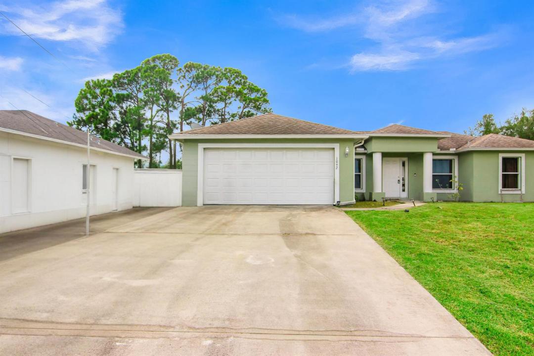 1002 SW ROMAINE Lane, Port St. Lucie, Flórida 34953, Estados Unidos