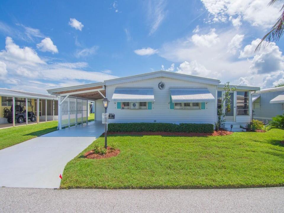 212 NE Forrest Court, Jensen Beach, Floride 34957, États-Unis