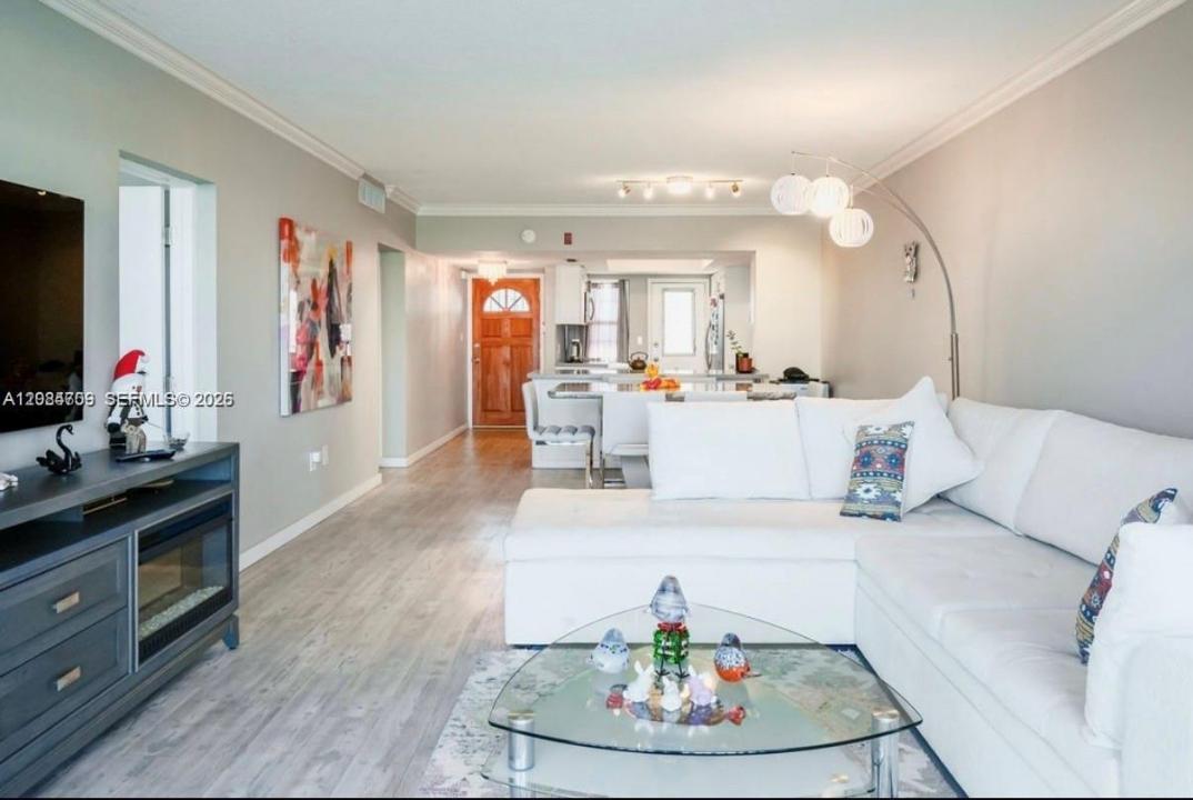 18555 NE 14th Ave 619, Miami, Florida 33179, Stati Uniti