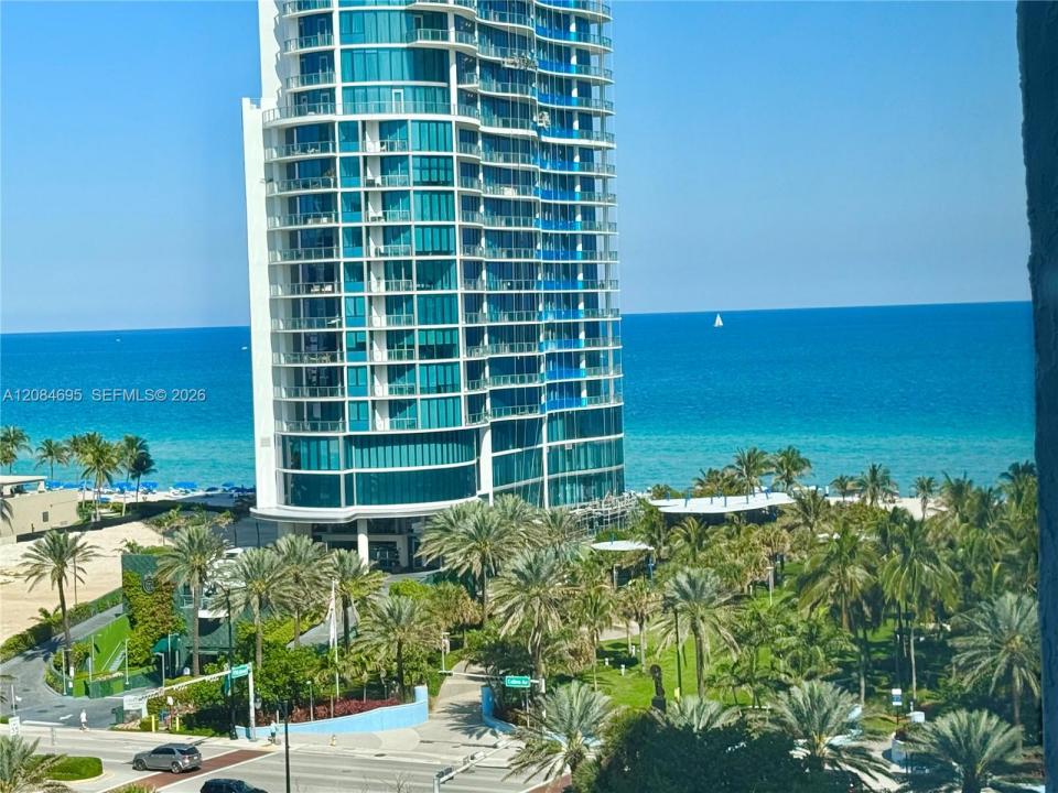 210 174th St 2415, Sunny Isles Beach, Florida 33160, USA