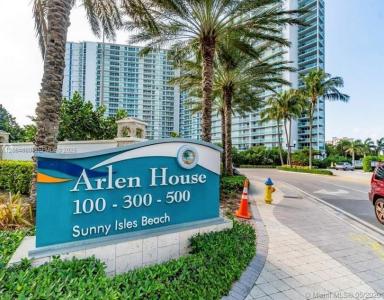 100 Bayview Dr 1405, Sunny Isles Beach, Florida 33160, USA