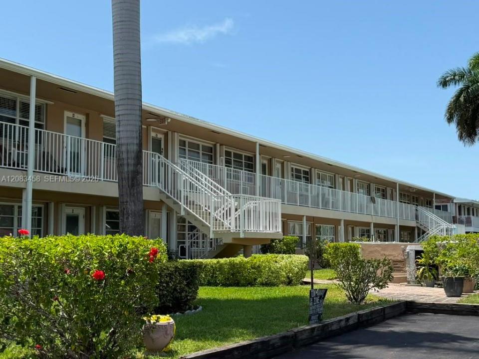 500 Layne Blvd 15, Hallandale Beach, Florida 33009, Stati Uniti