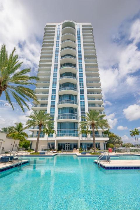 17111 SE Biscayne Blvd 1110, North Miami Beach, Floryda 33160, USA
