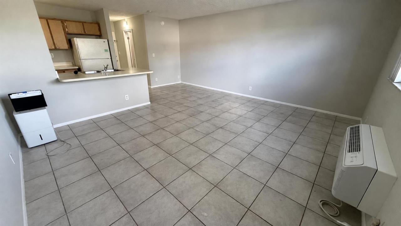 2501 RIVERSIDE Drive 118-A, Coral Springs, Florida 33065, USA