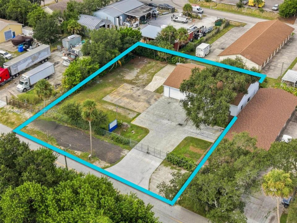 645 Old Dixie Hwy, Sebastian, Florida 32958, USA