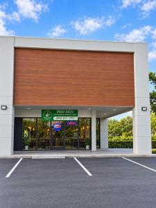 1860 N UNIVERSITY Drive, Plantation, Florida 33322