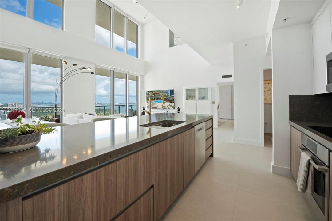 3470 E Coast Ave PH102, Miami, Florida 33137, Stati Uniti