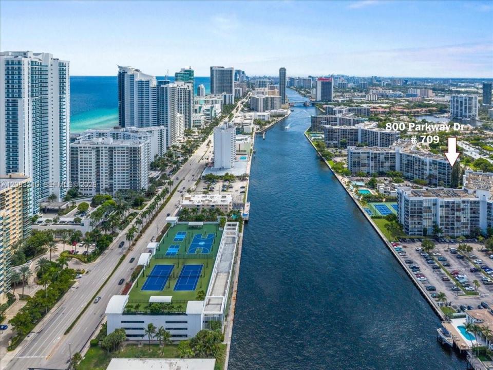 800 Parkview Dr 709, Hallandale Beach, Floride 33009, États-Unis
