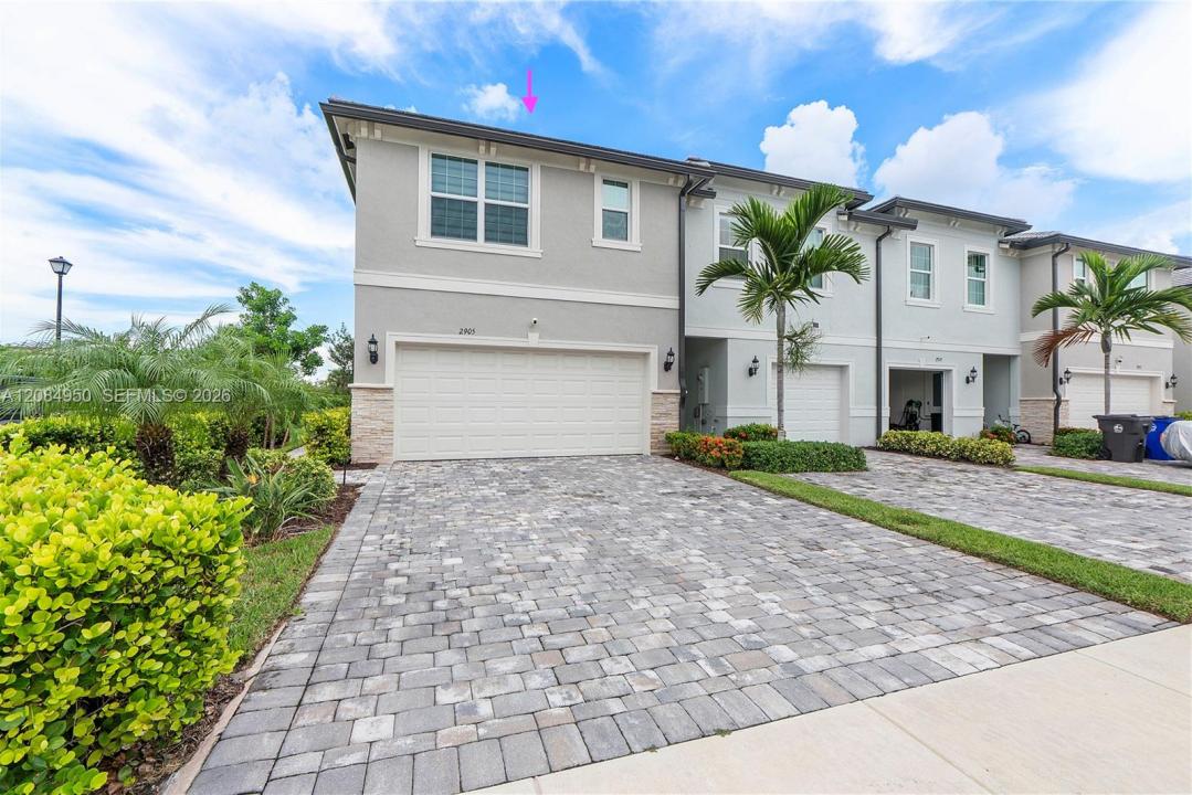 2905 Olivia Ave, Lauderdale Lakes, Florida 33311, USA