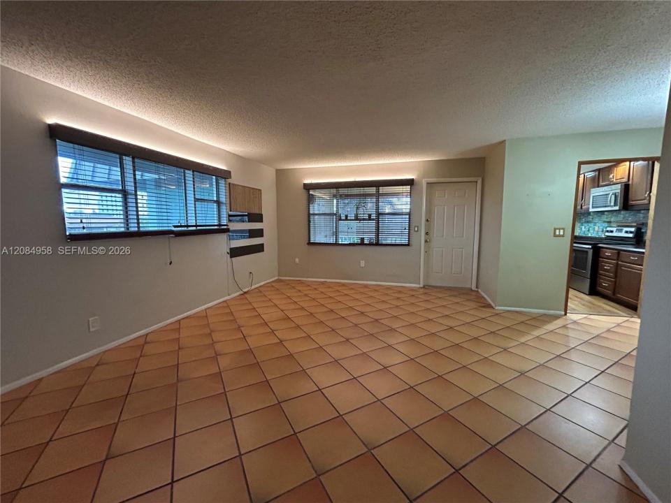 250 Layne Blvd 310, Hallandale Beach, Floride 33009, États-Unis