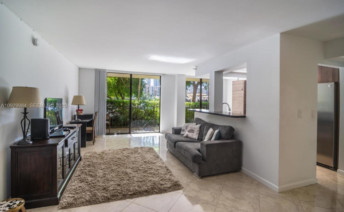 290 174TH Street L18, Sunny Isles Beach, Floride 33160, États-Unis