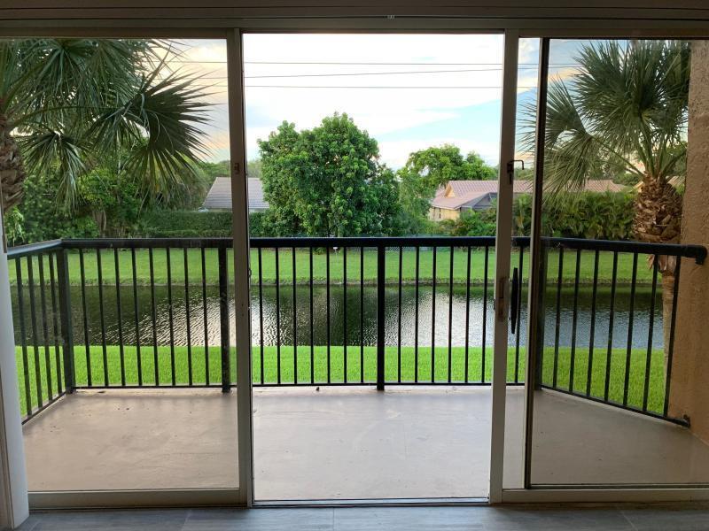 9033 WILES Road 205, Coral Springs, Floride 33067, États-Unis
