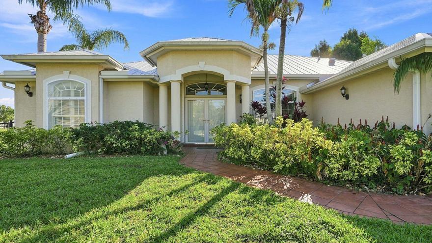 1863 SE Bowie Street, Port St. Lucie, Floride 34952, États-Unis