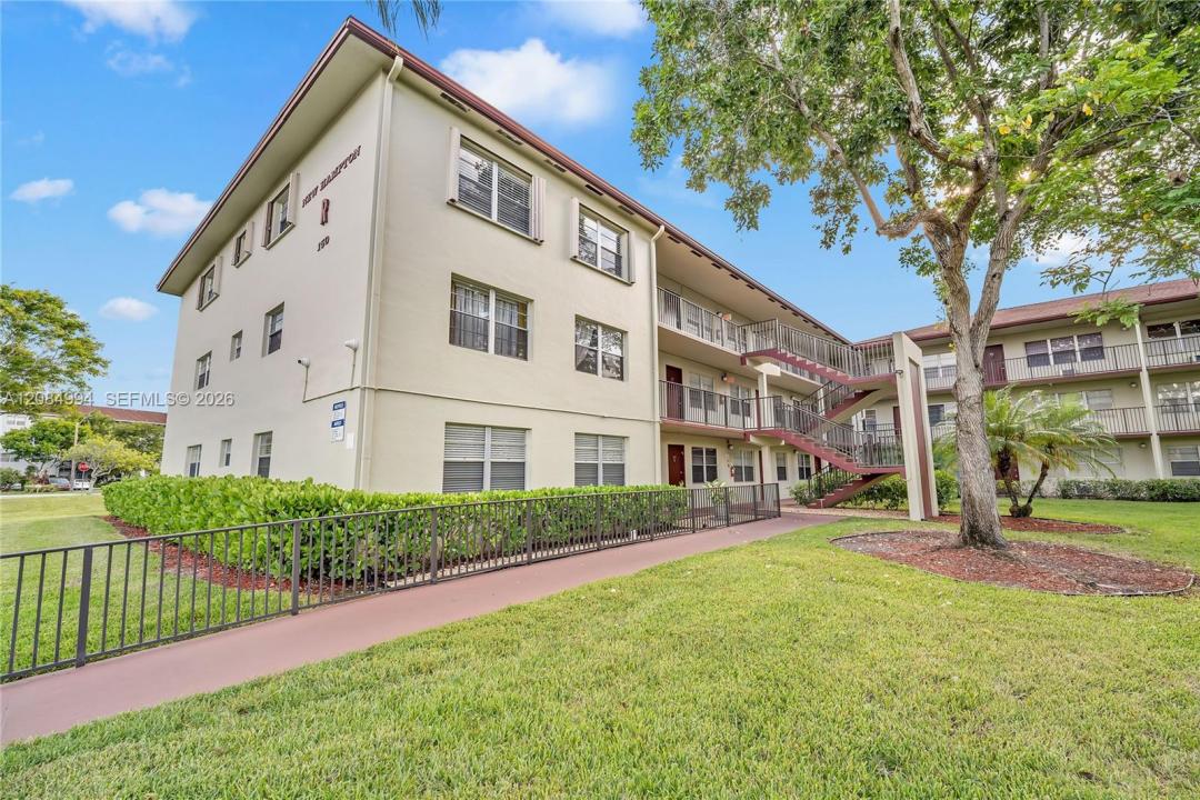150 SW 134th Way 304R, Pembroke Pines, Florida 33027, Stati Uniti