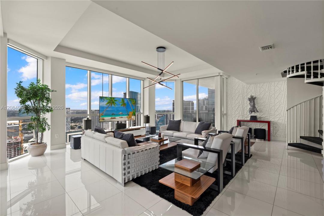 244 Biscayne Blvd PH4908, Miami, Florida 33132, Stati Uniti