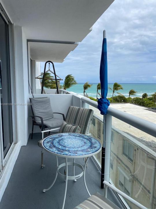 9195 Collins Ave 406, Surfside, Florida 33154, Stati Uniti