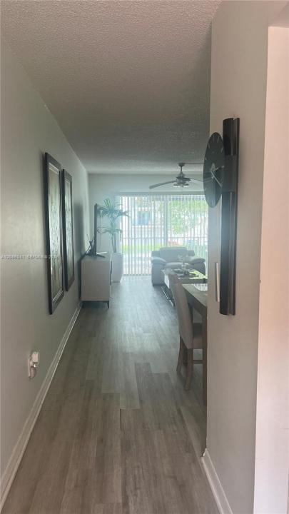 1480 W 46th St 210, Hialeah, Florida 33012, Stati Uniti