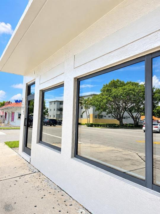 1602 Palm Ave, Hialeah, Floryda 33010, USA