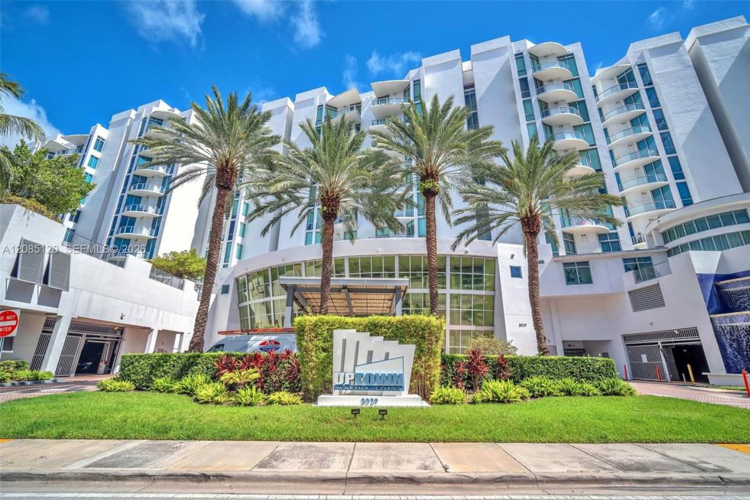 3029 NE 188th St 725, Aventura, Florida 33180, USA