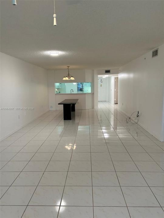 2541 N Nob Hill Rd 109, Sunrise, Floride 33322, États-Unis